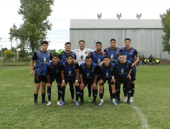 Ascenso liguista: Academia Andrés Cabrera le ganó a Nacional y sigue como único líder