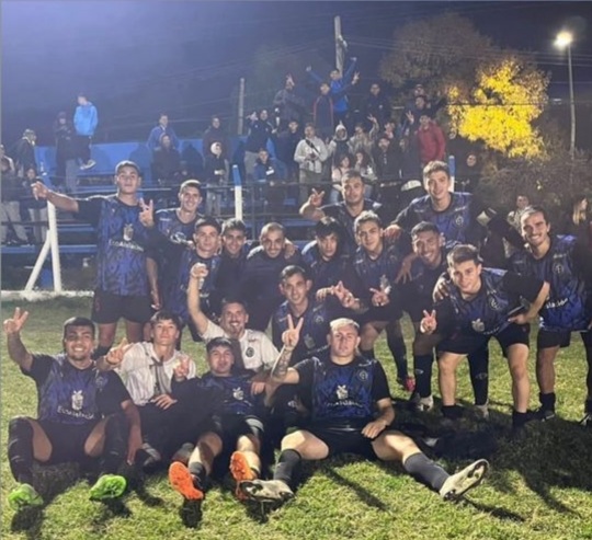Fútbol por el ascenso: En un duelo importante, Academia Andrés Cabrera recuperó la punta tras vencer a Banco Provincial 