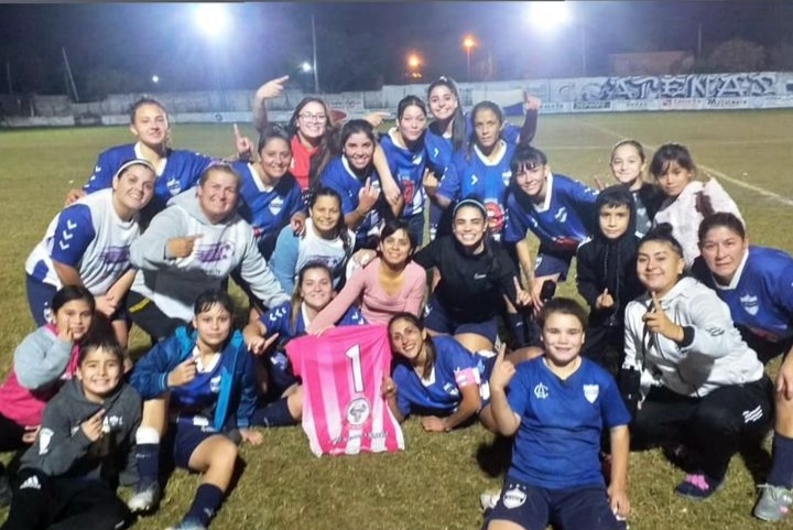 Fútbol femenino: Atenas se quedó con el clásico santotomesino, tras derrotar a Los Piratitas 