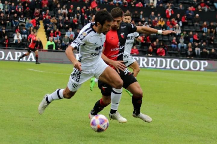 Colón regaló un tiempo y empató 2-2 con Central Córdoba 