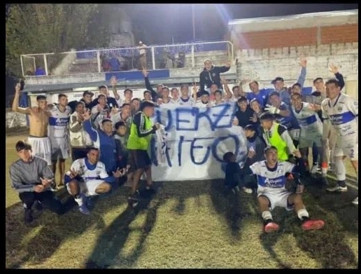 Fútbol por el ascenso: Atenas se mantiene como escolta, tras vencer a Loyola 