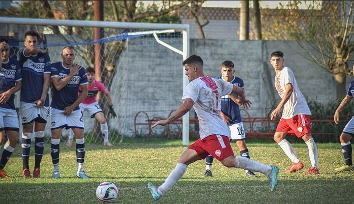 Liga santafesina: Independiente Santo tomé igualó 1 a 1 ante Gimnasia y Esgrima, en el Gigante de Ciudadela