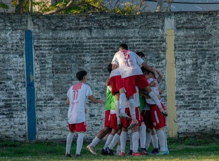 Independiente Santo tomé se mide ante Deportivo Nobleza en busca de ser puntero