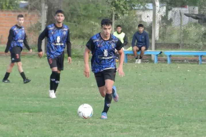Fútbol por el ascenso: Academia Andrés Cabrera recibe a Santa Rosa. Mientras que Atenas se mide ante Arroyo Leyes 