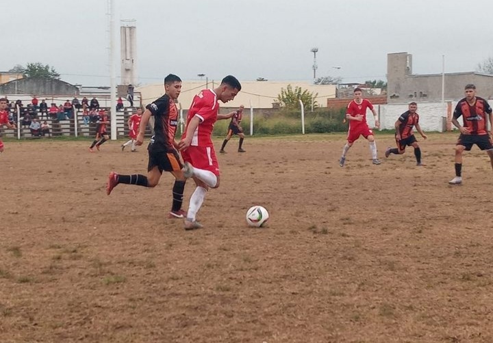 Liga santafesina: Independiente Santo tomé es el único líder del campeonato en primera división A