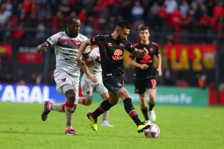 Colón empató 0-0 con Belgrano y hace cuatro partidos que no gana