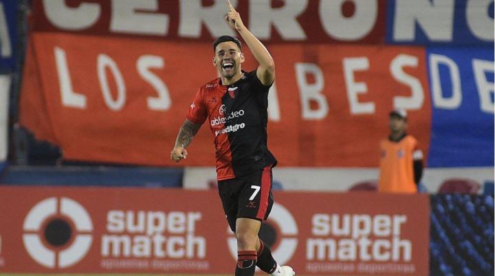 Peñarol trabaja en la contratación de José Neris