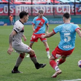 Colón perdió frente Arsenal y cerró un torneo pésimo