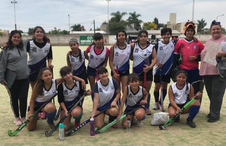 Hockey: Las Jugadoras de la sub 14 de Atenas necesitan ayuda para poder viajar a un Torneo Nacional en Resistencia Chaco