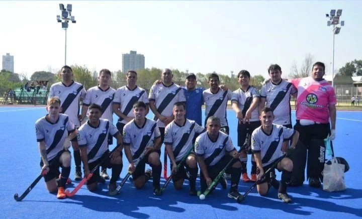 Hockey caballeros: Gran vuelta de los Griegos a las canchas 