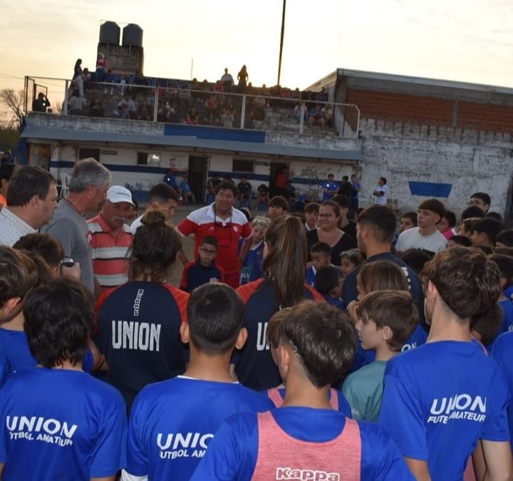 Encuentro amistoso entre las inferiores del Club Atenas y Unión de Santa Fe 