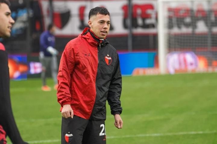 La FIFA inhibió a Colón por la deuda con Nacional por Carlos Arrúa