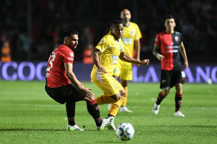 Colón ganó un duelo clave frente a Rosario Central
