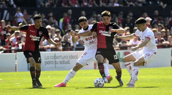 Unión reaccionó a tiempo y empató 1-1 con Newell´s