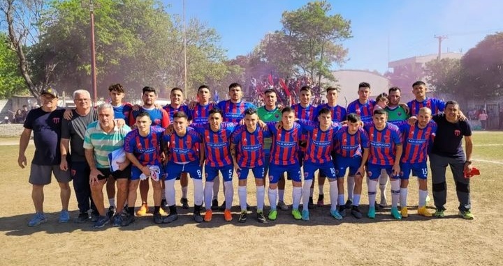 Ascenso liguista: Vecinal Gálvez logró el primer ascenso y ahora buscará ser el campeón del torneo 