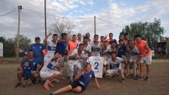 Segundo ascenso: Atenas promete dar pelea hasta el final y Academia apura el paso