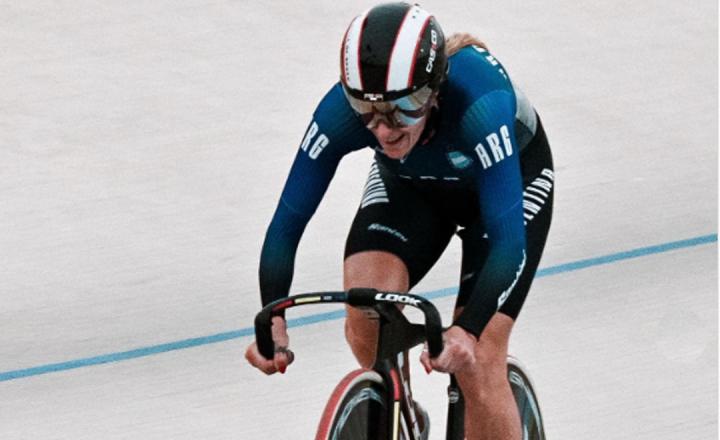La ciclista santotomesina Adriana Perino obtuvo en México el récord mundial en 200 mts 