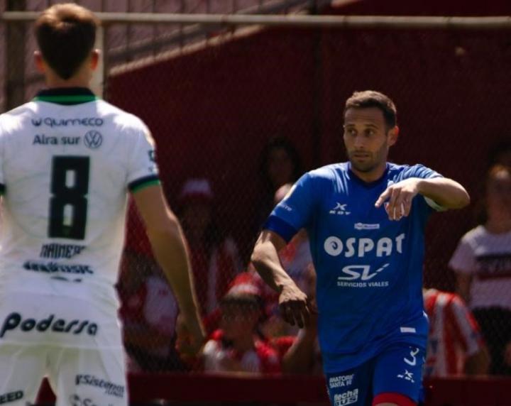 A la espera de Corvalán, ¿Qué equipo piensa Kily González?