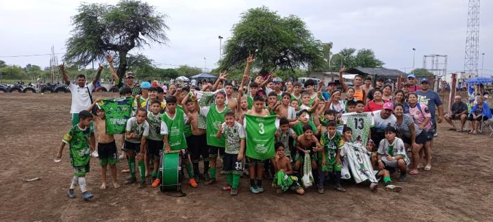 Real Adelina viajó con cuatro categorías a Santiago del Estero a disputar un encuentro de fútbol