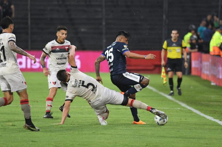 Colón perdió con Gimnasia en Rosario y el año próximo militará en el ascenso del fútbol argentino