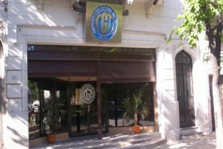 La CGT Regional Santa Fe rechazó totalmente el DNU del presidente Milei