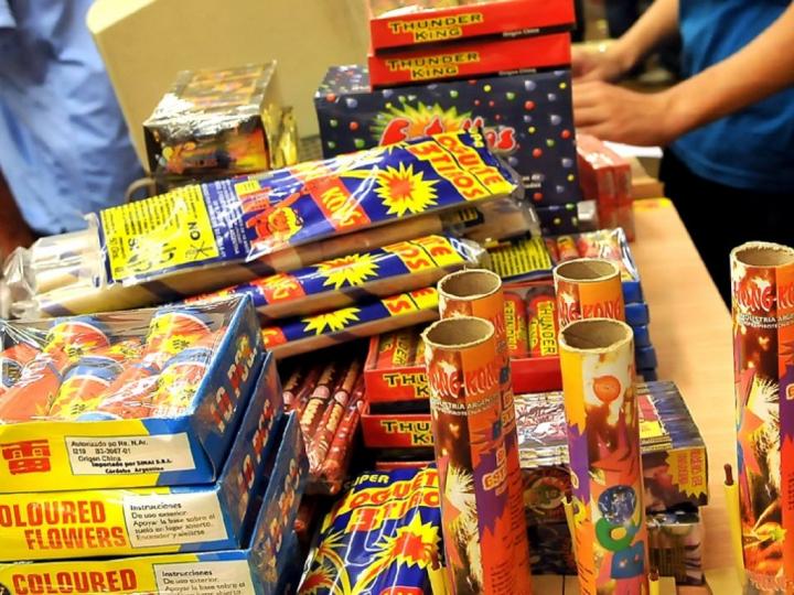 La Municipalidad pone en marcha una campaña contra la venta ilegal de pirotecnia