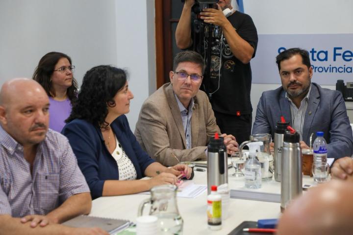 Paritaria docente: el gobierno provincial incorporó al debate, los reemplazos docentes 