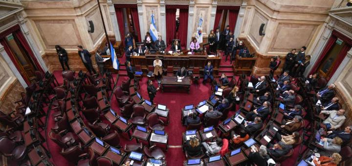 Con desenlace abierto y posiciones divididas, comienza el debate por el DNU en el Congreso