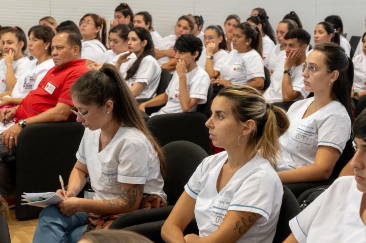 Dengue: más de 200 estudiantes de enfermería se capacitaron para participar en bloqueos sanitarios