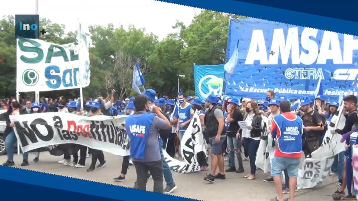 Sadop y Amsafe se movilizan a Casa de Gobierno