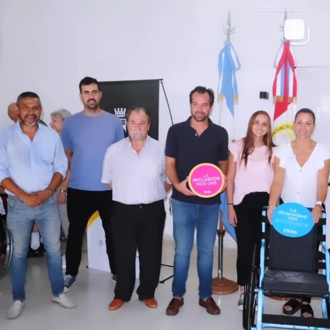 Se llevó a cabo una entrega de sillas de rueda para beneficiarios santotomesinos