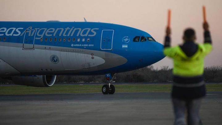 Llegó un nuevo vuelo de Aerolíneas con más de 768 mil dosis de Sinopharm