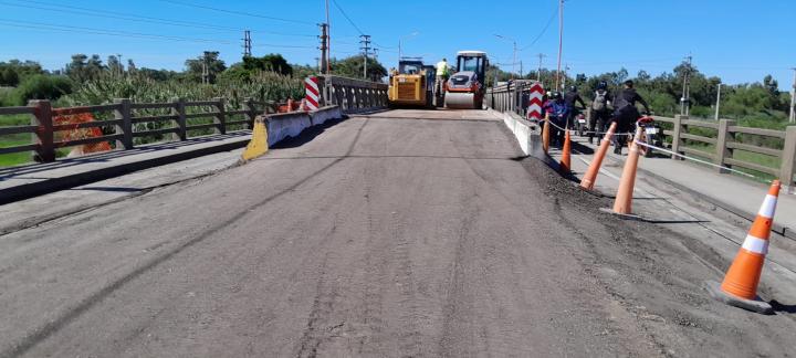 Este lunes estaba prevista la pavimentación de las rampas para dejar operativo el puente Bailey