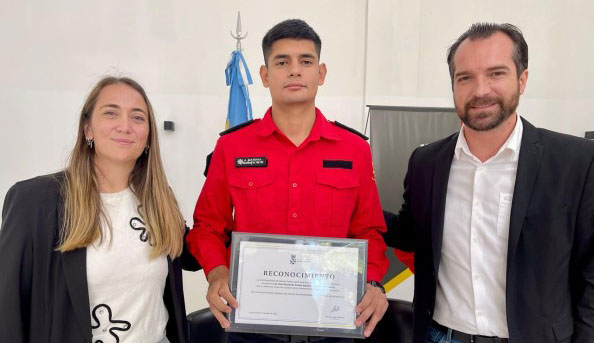 La Municipalidad entregó reconocimientos a Brigadistas que combatieron incendios forestales en el sur del país