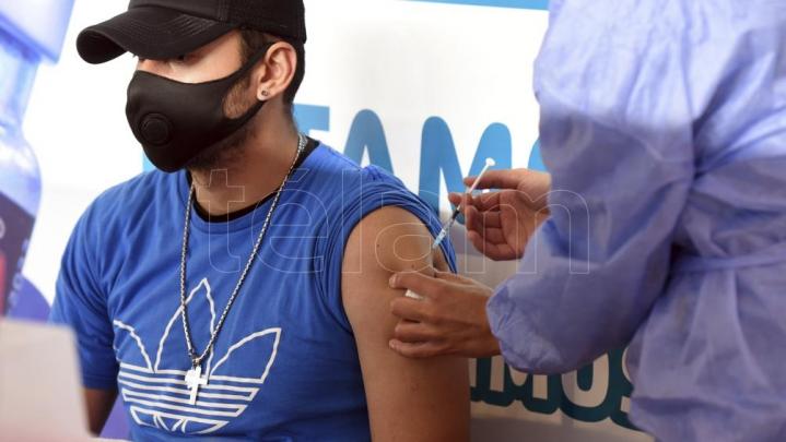 Más del 60 por ciento de la población mayor de 18 años está vacunada con una dosis