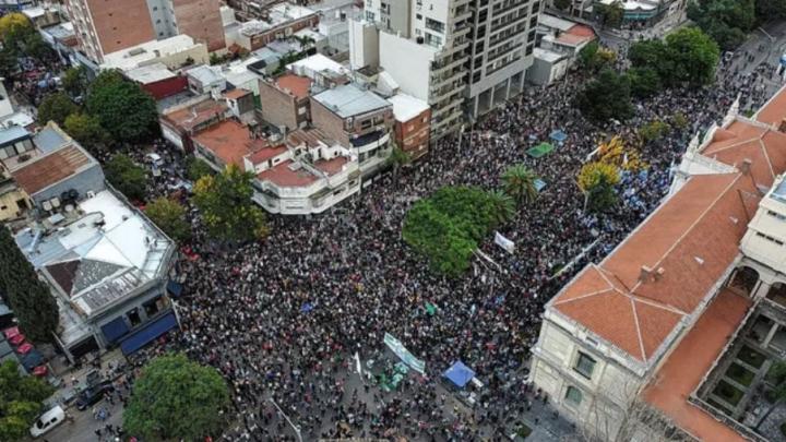 En todo el país se marchó contra el ajuste presupuestario a las Universidades