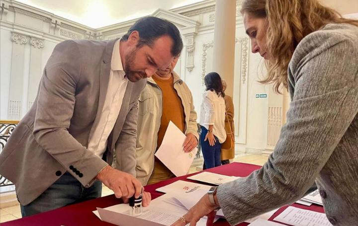 La Municipalidad de Santo Tomé firmó un convenio con provincia para el mejoramiento de la Escuela 614