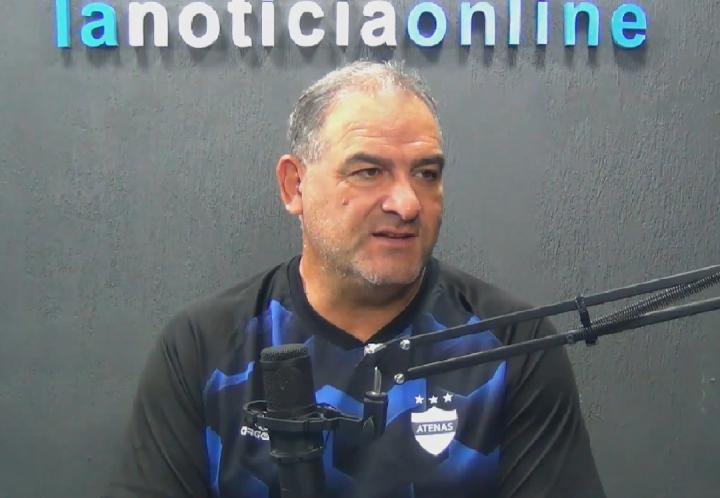 Víctor ceballos dejó de ser el entrenador de Atenas