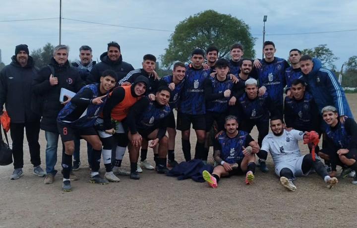 Ascenso Liguista: Academia volvió a ganar y no pierde de vista al puntero