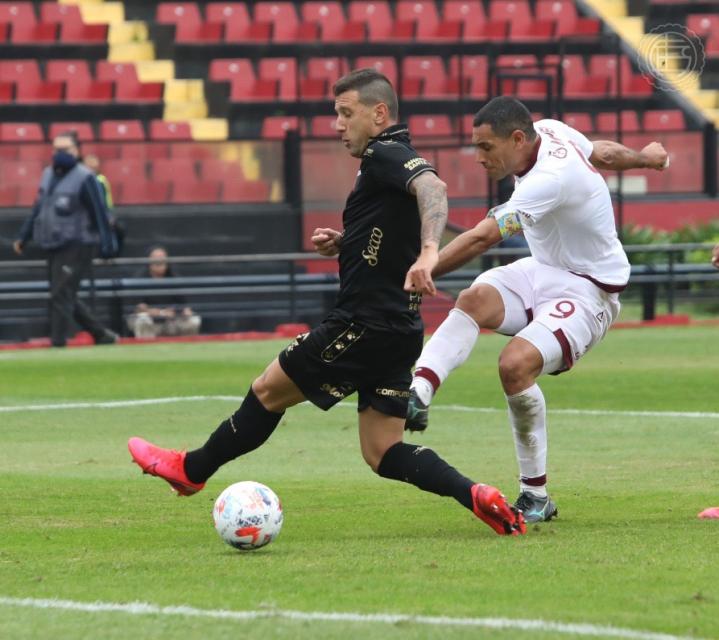 Colón jugó un flojo segundo tiempo y fue goleado 