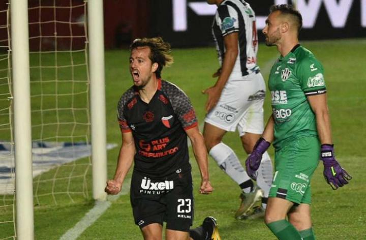 Christian Bernardi tiene un esguince de tobillo