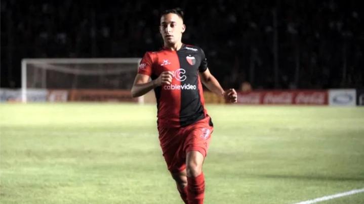 Fin de la novela: Facundo Castet seguirá siendo jugador de Colón