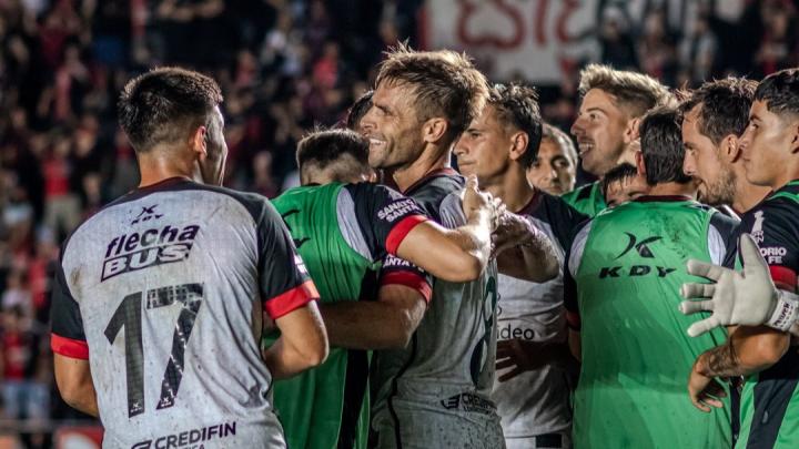 Colón visitará a Almirante Brown con el objetivo de mantenerse en el primer puesto 
