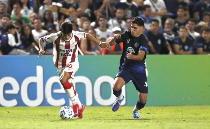 Otra vez sopa: Unión volvió a perder en el torneo y se hunde en la tabla