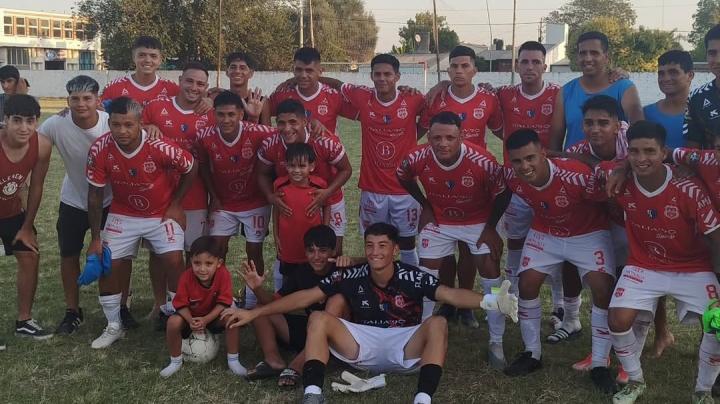 Ascenso Liguista: ¡Floresta brilló en su debut goleando a Loyola por 6 a 0!