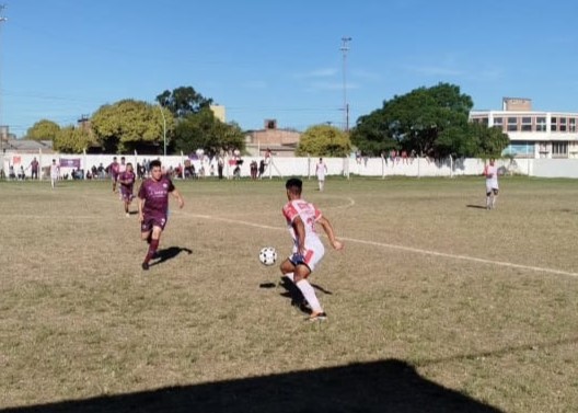 Empates de Floresta y de Atenas en una tarde de emociones en el ascenso liguista