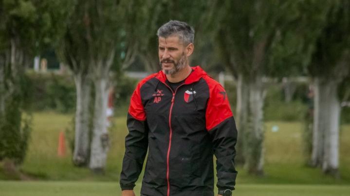  Luego de la derrota ante Chacarita, Ariel Pereyra dejó de ser DT de Colón