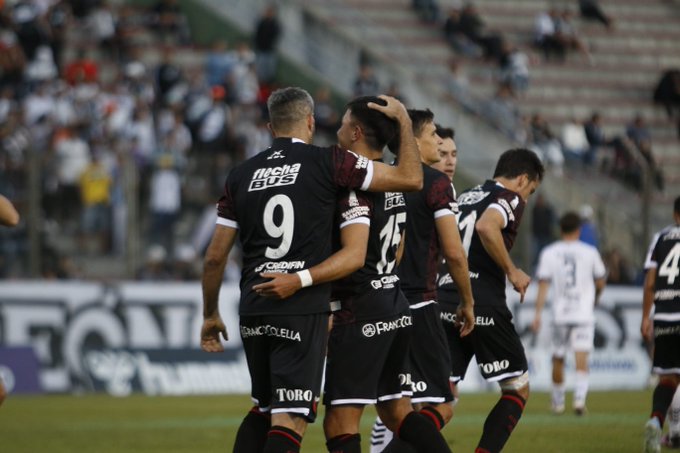 Con el corazón en la mano, Colón le ganó 4-3  a Central Norte de Salta