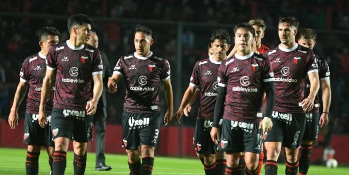 Colón sumó otra caída y estira su agónica pelea por la permanecia