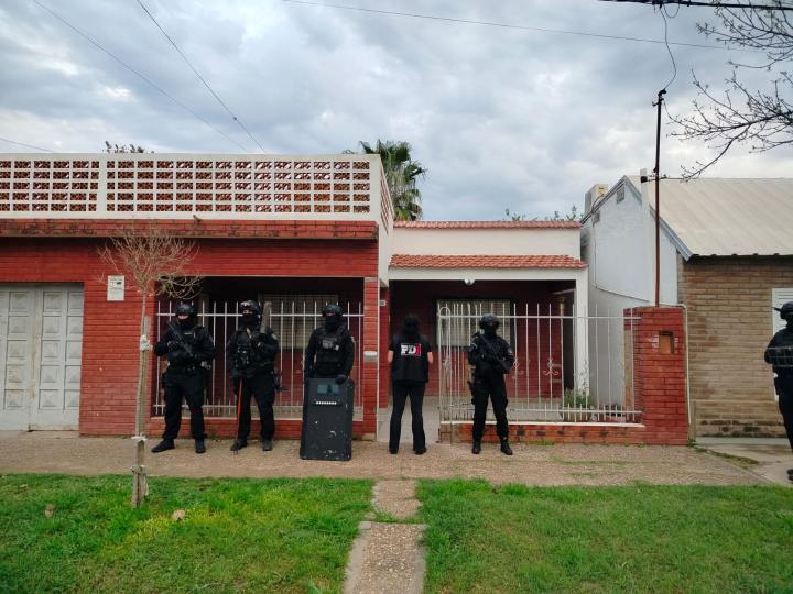 Dispusieron la prisión preventiva de un hombre que es investigado por estafar a tres mujeres que fueron sus parejas y a una amiga